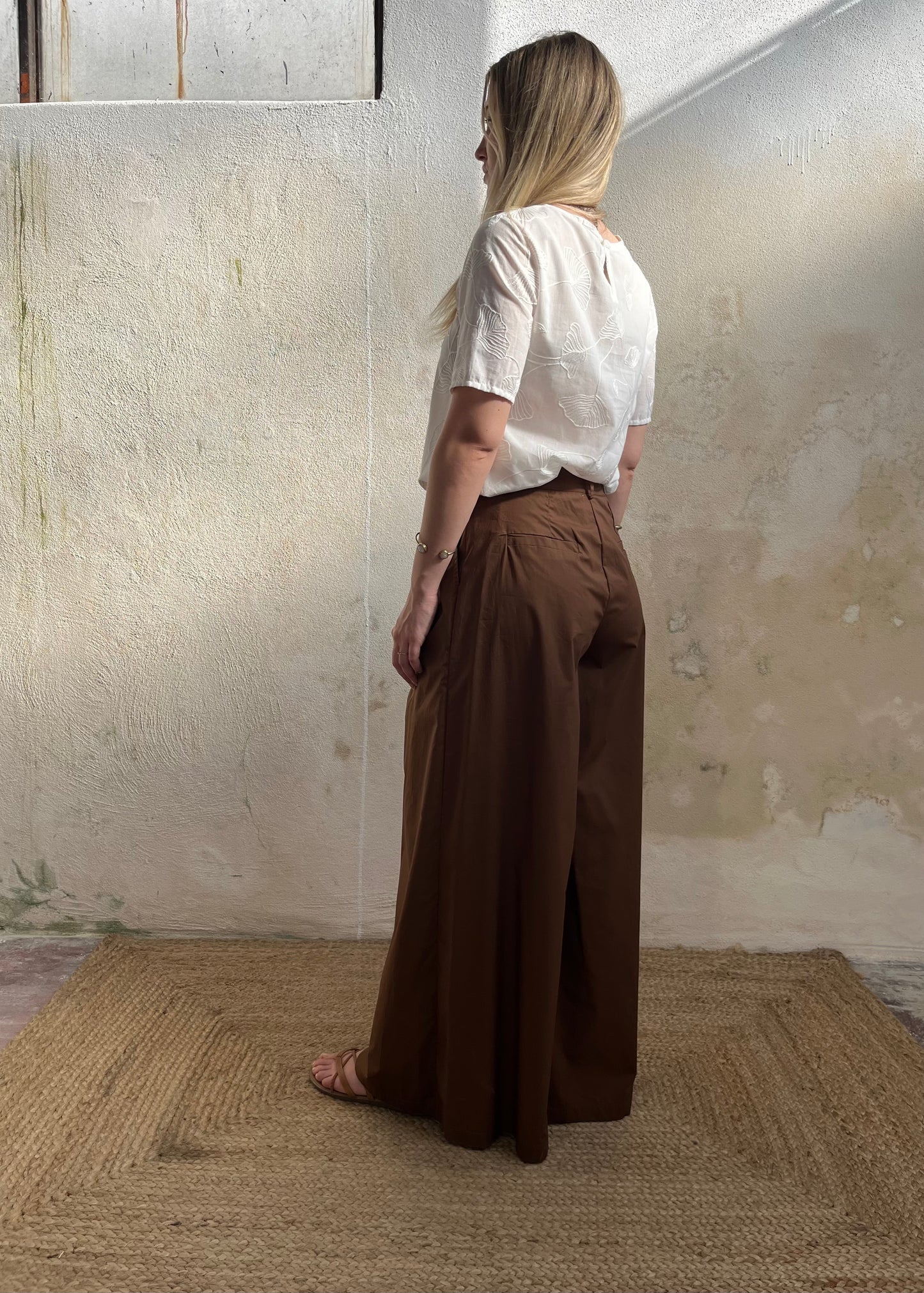 Pantalone largo